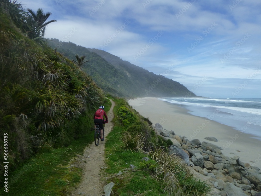 Cycling the west coast along the Heaphy track (New Zealand south island)