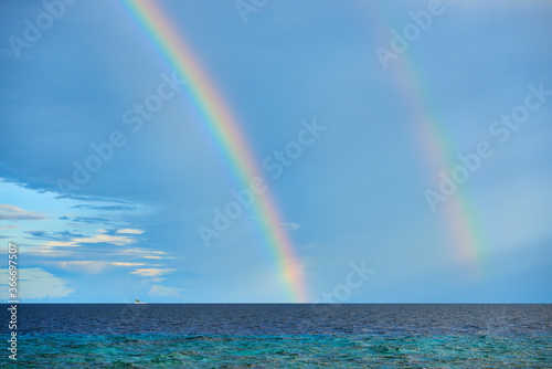 Horizon and double rainbow