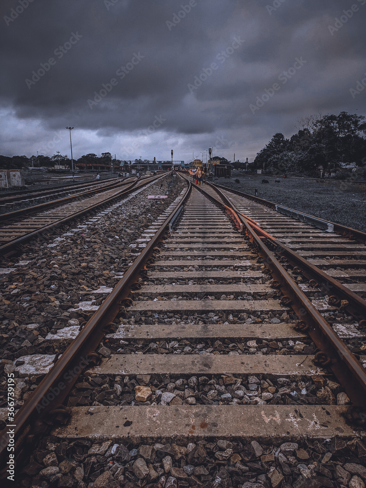 Fototapeta premium railroad tracks in the distance