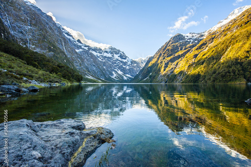 Lake Marian in New Zealand © Fyle