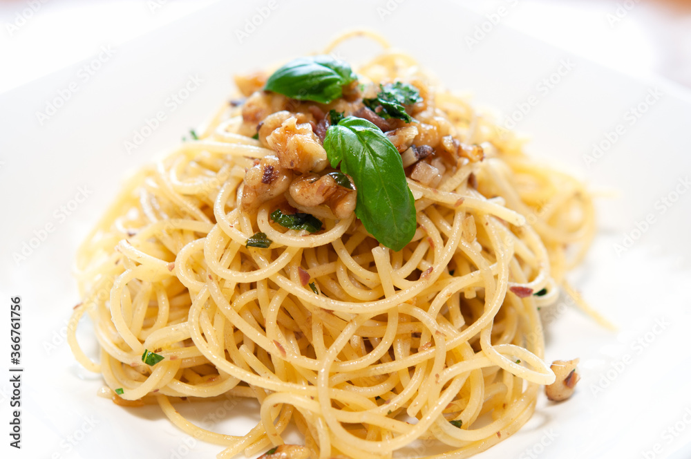 パスタ クルミとにんにくのパスタ パスタ クルミとにんにくのパスタ