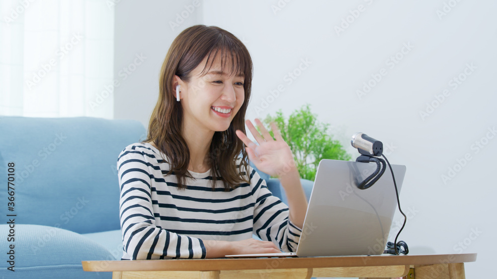 webカメラ・女性 StockFoto Adobe Stock