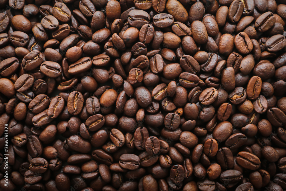 Obraz premium roasted coffee beans closed up macro 