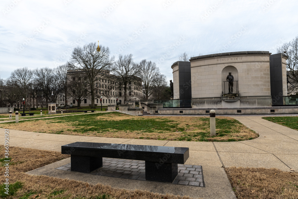 Fototapeta premium West Virginia War Memorial and Capitol