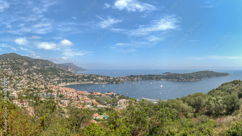 La baie de Villefranche sur Mer et la presqu'île du Cap Ferrat depuis le Mont Alban à Nice