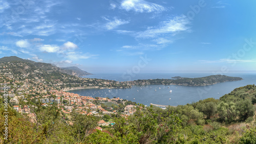 La baie de Villefranche sur Mer et la presqu'île du Cap Ferrat depuis le Mont Alban à Nice