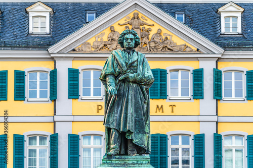 Beethoven Monument by Ernst Julius H  hnel  large bronze statue of Ludwig van Beethoven unveiled on M  nsterplatz in 1845 on the 75th composer s birth aniversary in Bonn  North Rhine Westphalia  Germany
