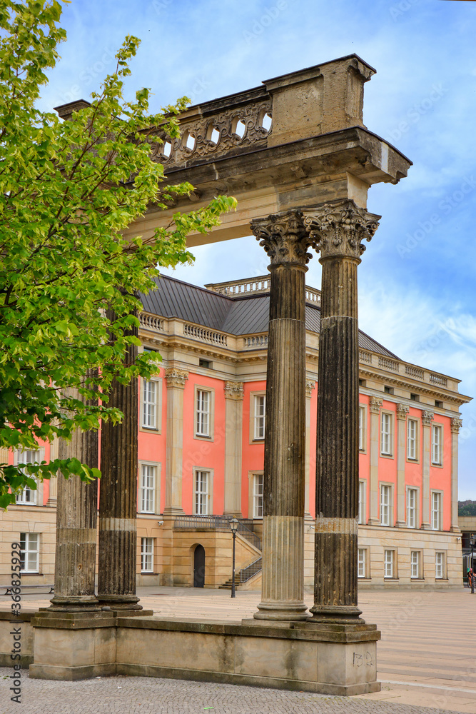 Fototapeta premium Landtag Potsdam mit historischer Kulisse