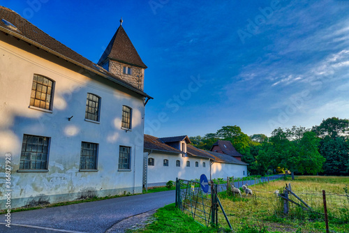 Alte Klostergebäude in Knechtsteden photo