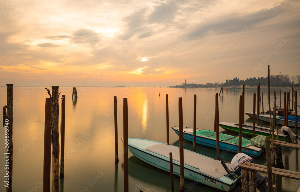 Sonnenuntergang auf der Insel Burano Sonnenuntergang auf der Insel Burano