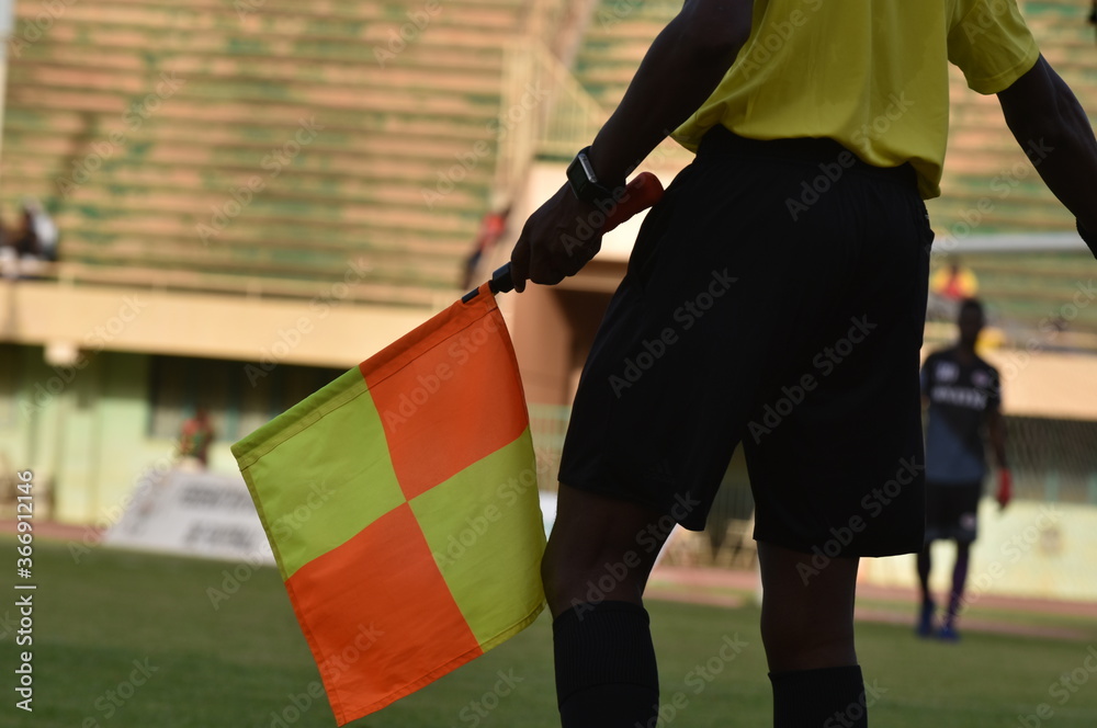 Fototapeta premium LE FOOT BALL C EST PAS LA GUERRE