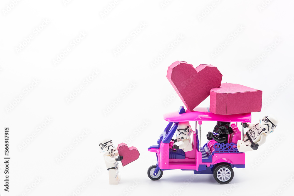 Nonthaburi, Thailand - January, 11, 2017 : Lego Stormtrooper Give Paper Box  Red Heart Shape To Lego Darth Vader On Pink Background With Copy Space For  Your Text.Concept Valentine's Day Stock Photo