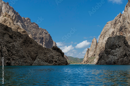K  l-Suu lake  High Altitude Lake  Kurumduk valley  Naryn province  Kyrgyzstan  Central Asia