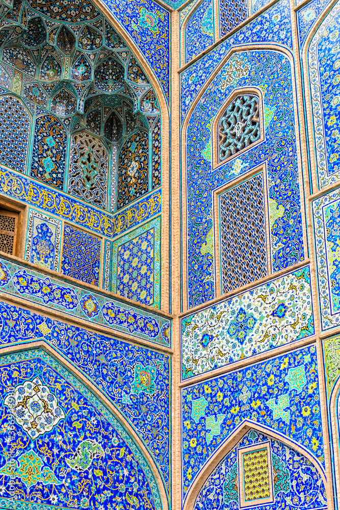 Interior, Polychrome tiles, Sheikh Lotfallah Mosque, Maydam-e Iman square, Esfahan, Iran