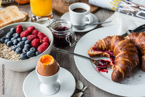 breakfast with croissant