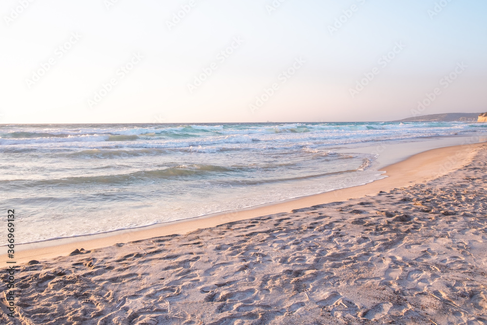 Obraz premium Spiaggia dell'isole di Kos al tramonto. Grecia. 