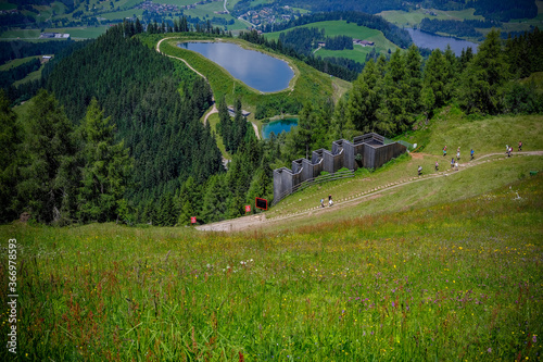 Wanderung Streif Kitzbühel Rennstrecke Sommer Gebirge photo