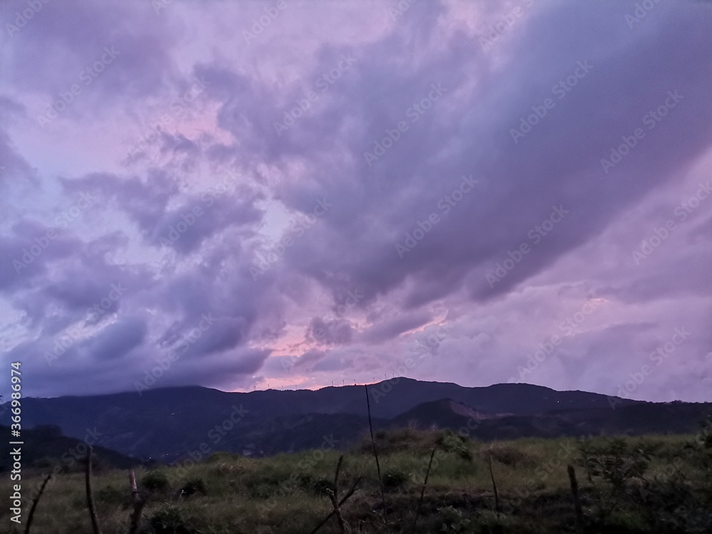 Obraz premium clouds over the mountains