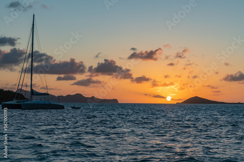 Saint Vincent and the Grenadines, Tobago Cays sunset © Dmitry Tonkopi