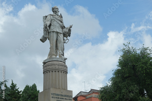 Monumento marmoreo a Vittorio Emanuele II di Savoia a Chiavari.