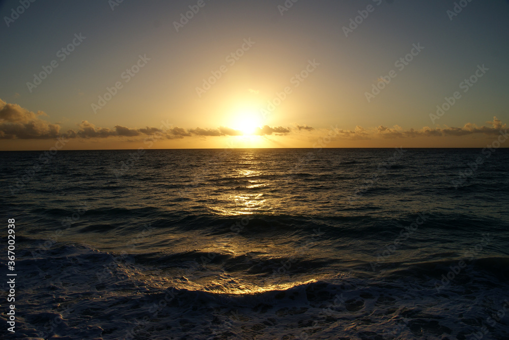 Fototapeta premium magical Cuban sunsets on sandy islands