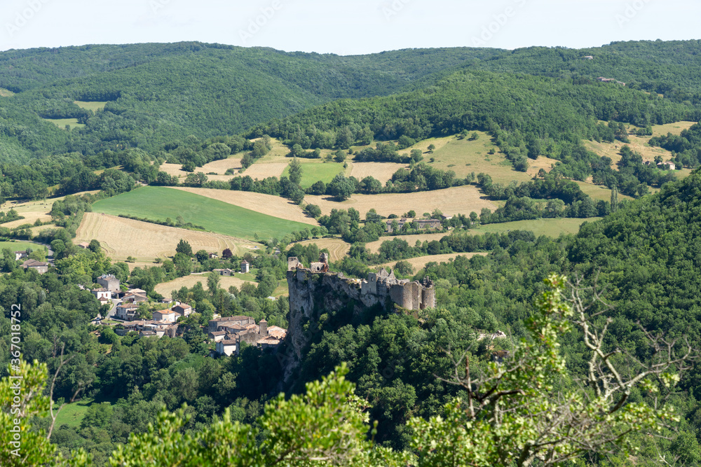 Village de Penne sur son rocher, Tarn, Occitanie