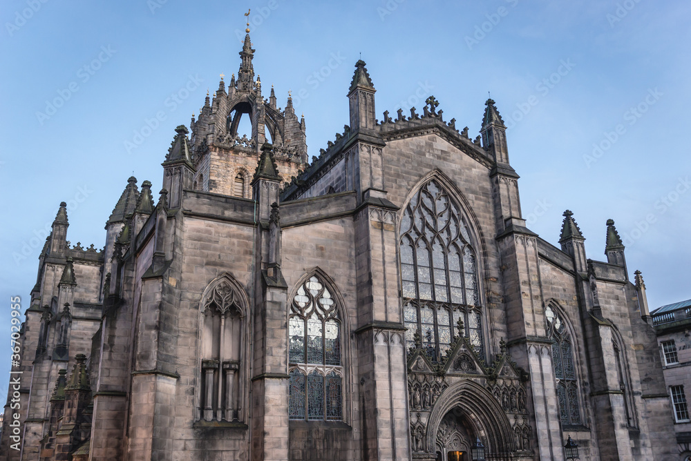 Exterior view of Cathedral of Saint Giles in the Old Town of Edinburgh city, Scotland, UK