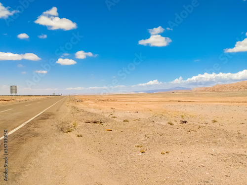 Fototapeta Naklejka Na Ścianę i Meble -  Fantastic uninhabited landscapes of the Atacama Desert in Chile