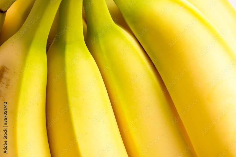 新鲜成熟金黄的热带水果香蕉