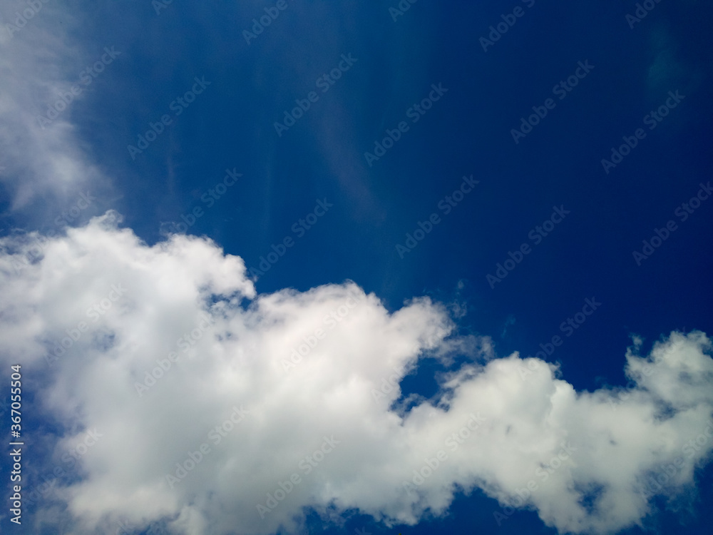 Obraz premium Sky and white clouds As an abstract background