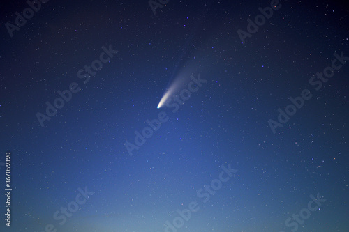 Fototapeta Naklejka Na Ścianę i Meble -  ネオワイズ彗星（NEOWISE彗星）