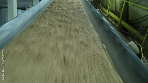 work of the inclined belt in a concrete plant
