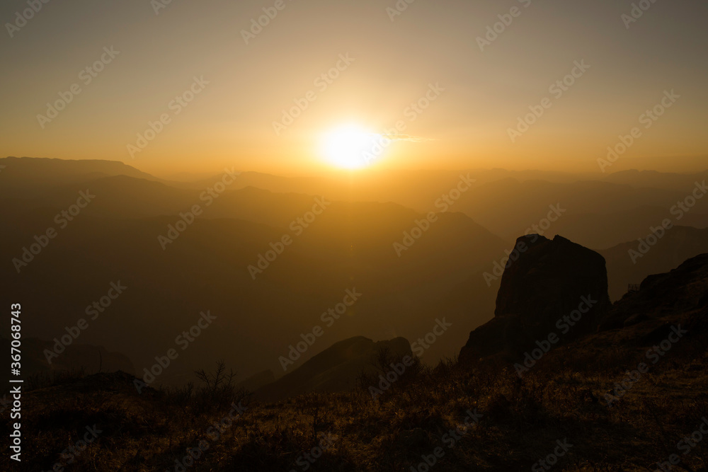 Obraz premium Mountain and sunset