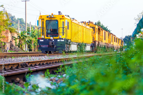 The yellow locomotive
