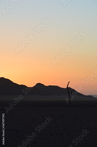 Road tripping through the Namibian Desert © ChrisOvergaard