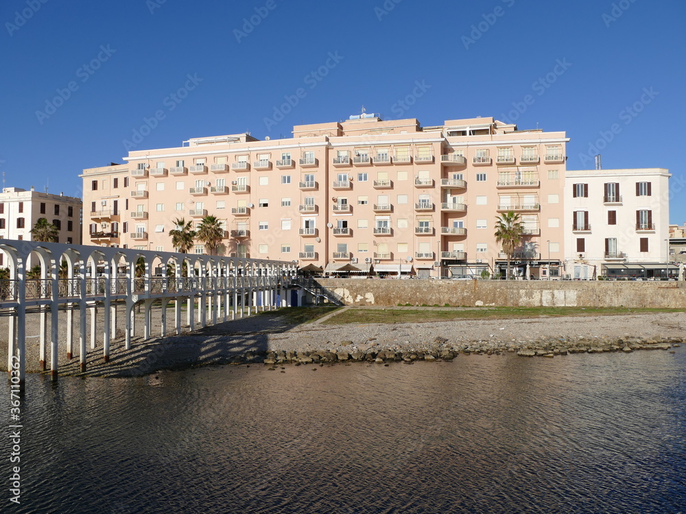 Fototapeta premium Seebrücke und Meeresfront Civitavecchia Italien