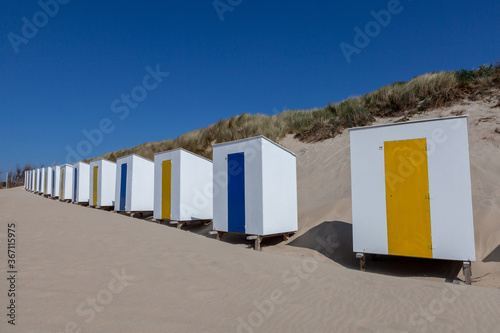 Obraz na płótnie colorful beach huts at Cadzand w salonie