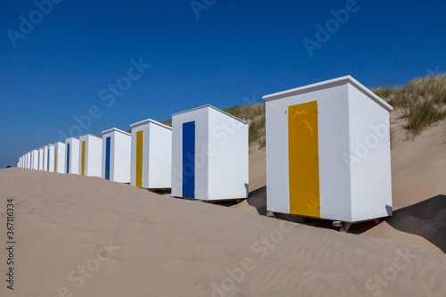 Obraz na płótnie colorful beach huts at Cadzand w salonie