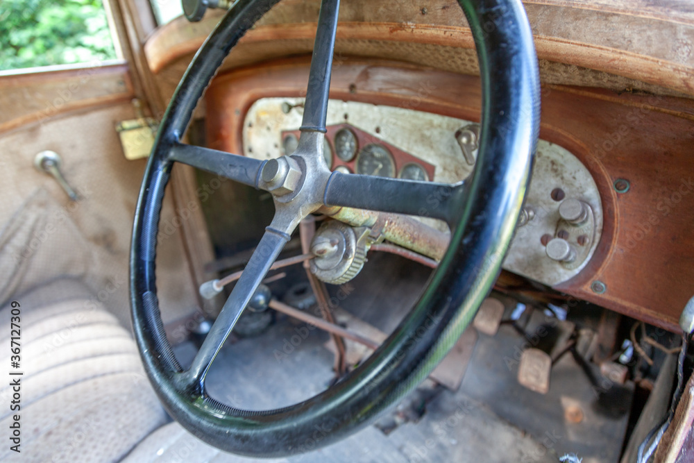 Rusty oldtimer car