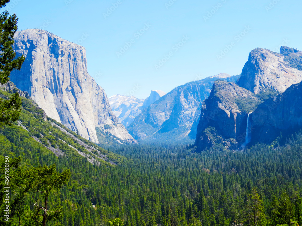 Awesome view of the Yosemite National Park in California, United States