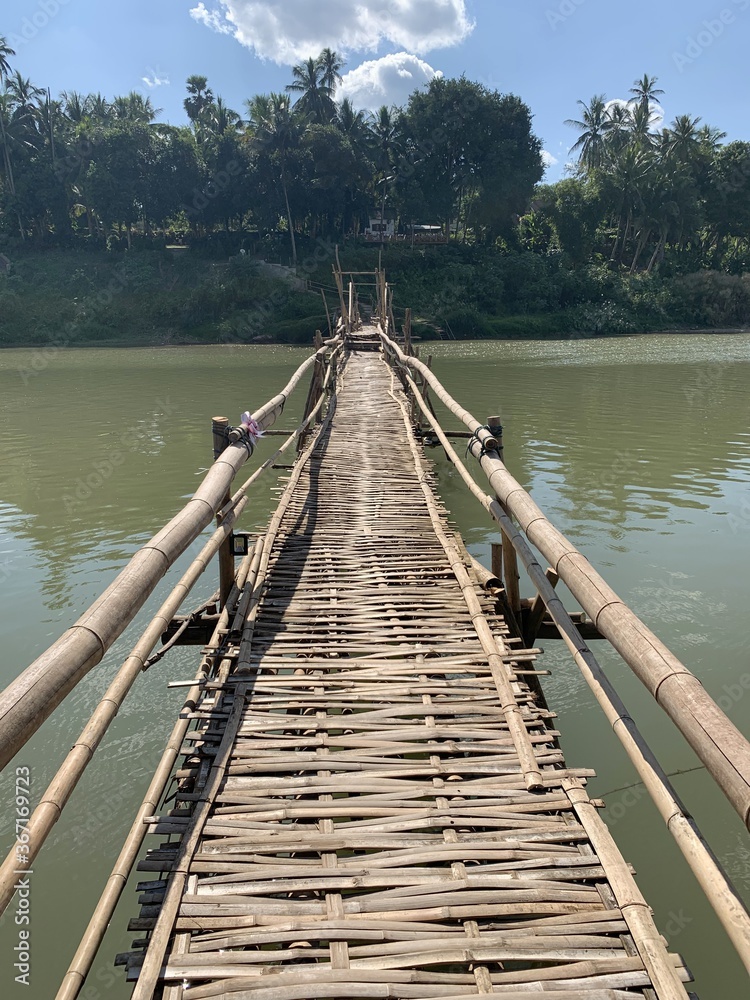 Pont en bambous à Luang Prabang, Laos