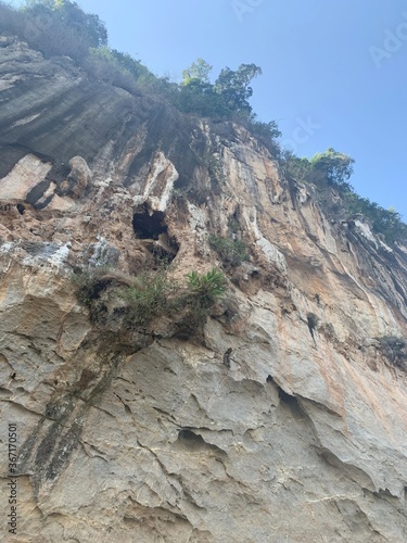 Falaise des grottes de Pak Ou, Laos photo