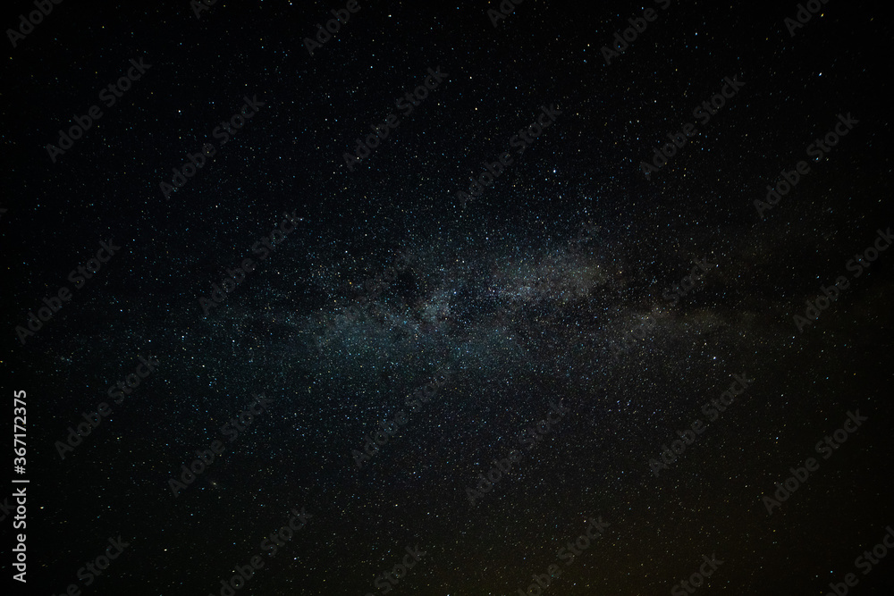 Milchstraße am Himmel bei Nacht in guter Auflösung. Geeignet für Himmel Austausch oder Hintergrund