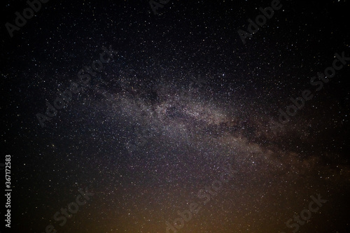 Milchstraße am Himmel bei Nacht in guter Auflösung. Geeignet für Himmel Austausch oder Hintergrund