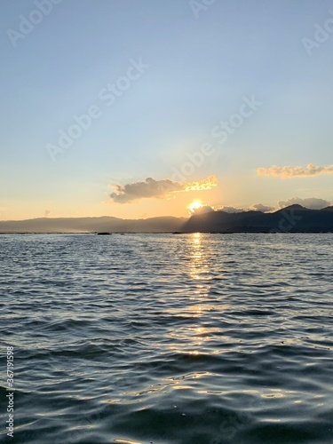 Coucher de soleil sur le lac Inle  Myanmar