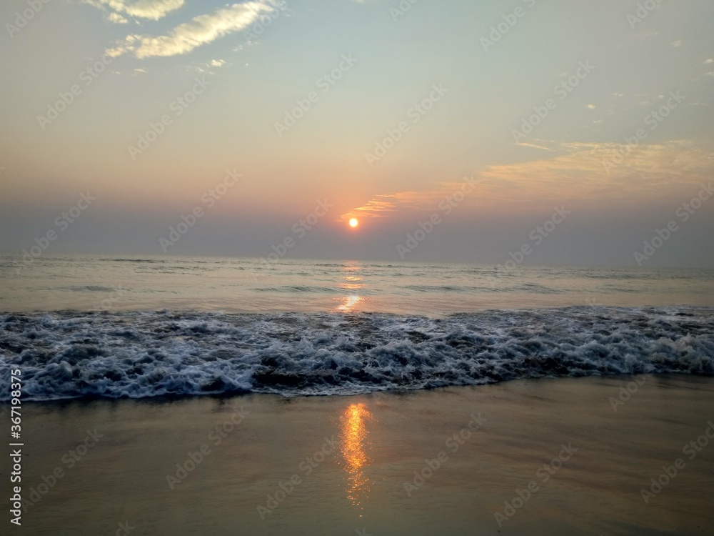 Obraz premium Sunset over the sea