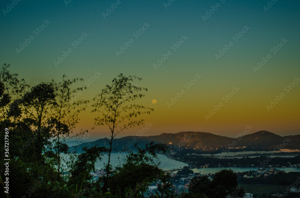 Fototapeta premium sunset over the mountains