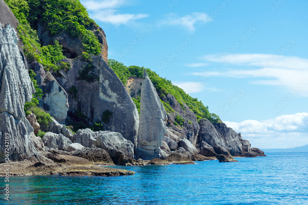 【青森県下北半島佐井村】 一ツ仏:仏ヶ浦は緑色凝灰岩がつくる大小さまざまな奇岩が集まり極楽浄土の景観