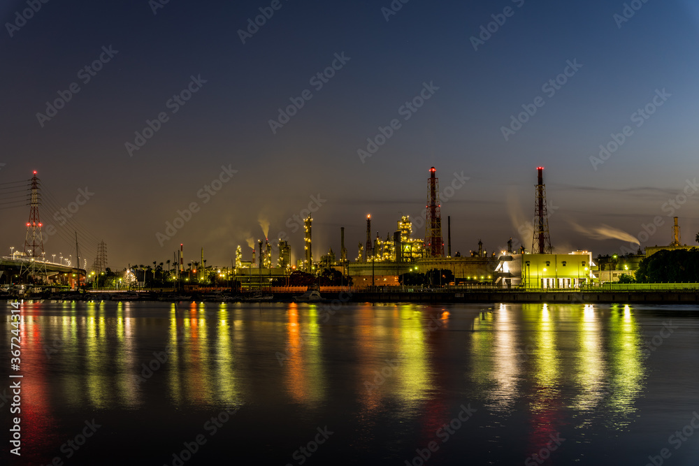 石津漁港から見た堺臨海地区の工場夜景