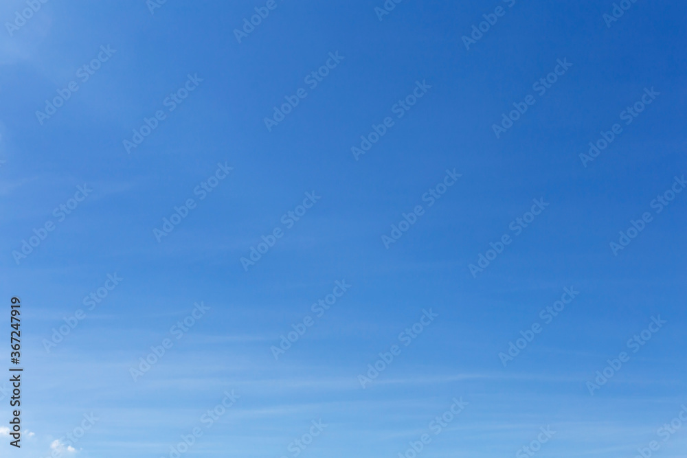 Fototapeta premium Blue sky and white clouds for background